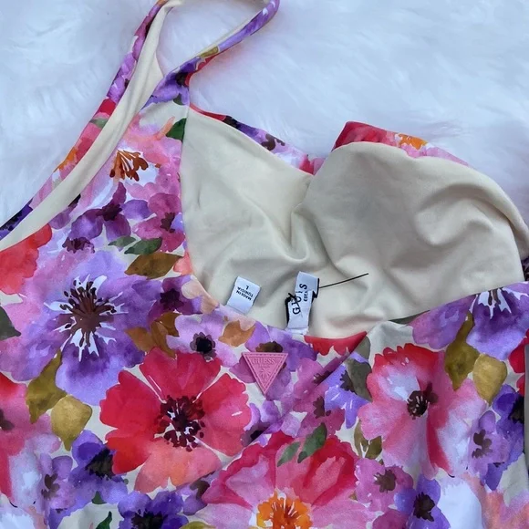 New GUESS Full swimsuit with floral print SZ L